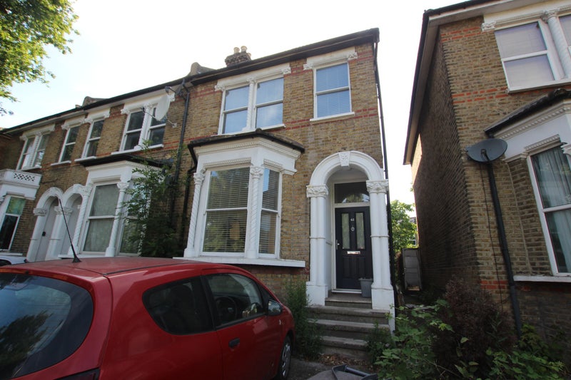 'Five Double Bedroom House Catford, SE6' Room to Rent from SpareRoom