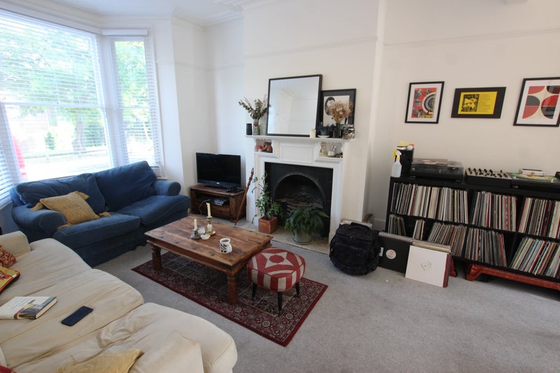 'Five Double Bedroom House Catford, SE6' Room to Rent from SpareRoom