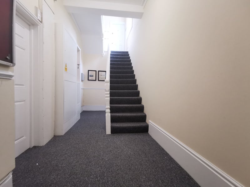 FindaFlat.co.uk Bright and spacious Studio Flat Willesden Green