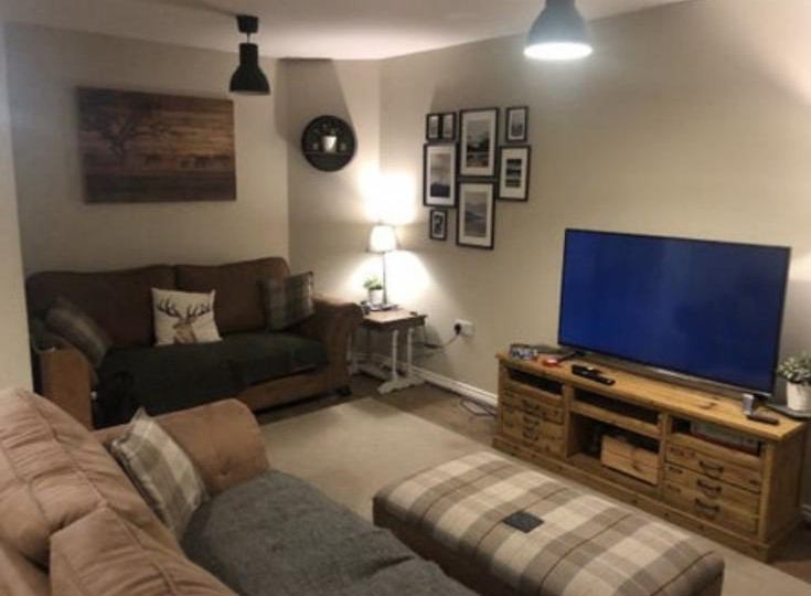 Photo 1: Living Room 1