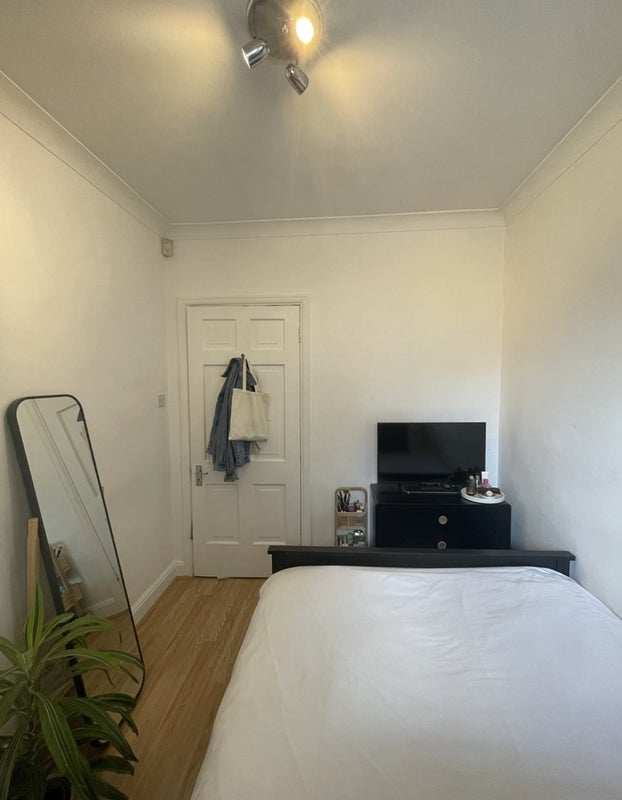 'Double Room Clapham North £770' Room to Rent from SpareRoom