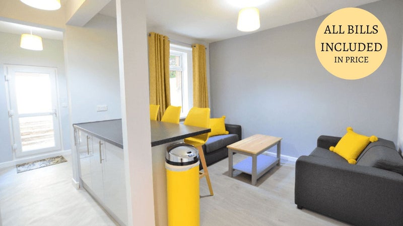 Photo 1: Lounge/Dining Area