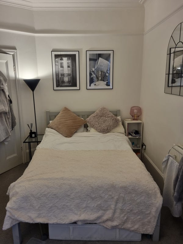 'Doublebed room in Parsons Green' Room to Rent from SpareRoom