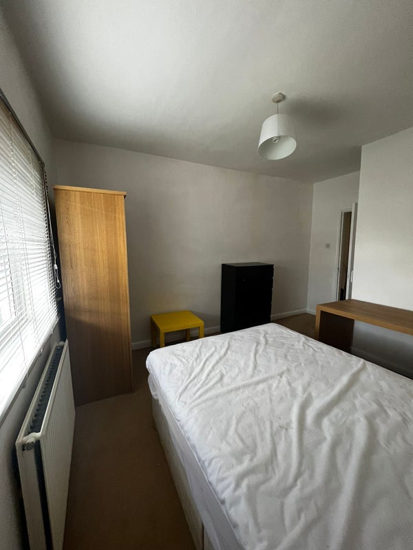 'Doubl Room Bills Inc Fountain Road Tooting B' Room to Rent from