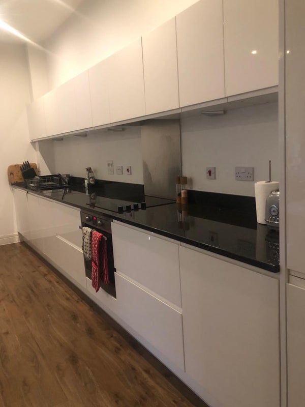 'Double room for Couple in modern flat in Battersea' Room to Rent from