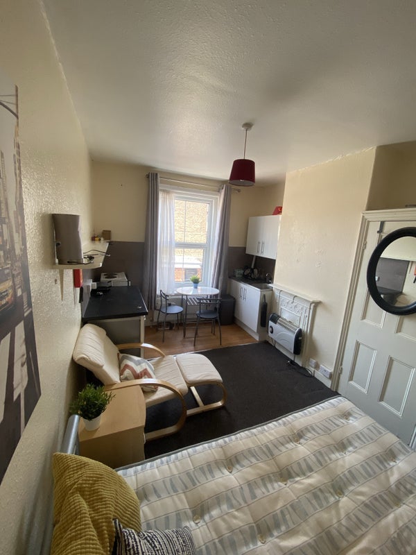 'Fantastic House Share Road' Room to Rent from SpareRoom
