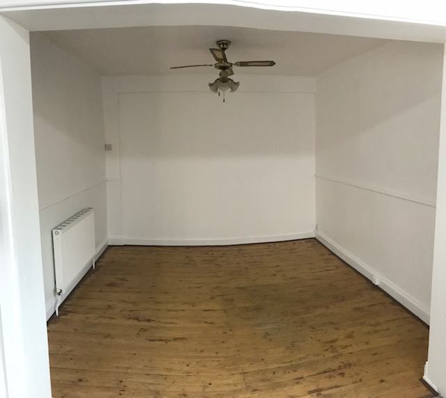 'Ilford, IG1, Spacious 4 Bedroom Terraced House ' Room to Rent from