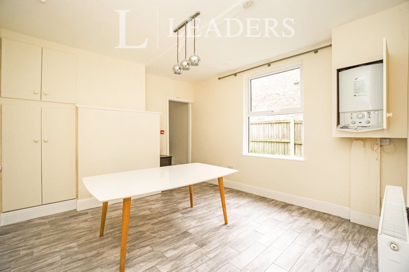 'Six Bed House Share Bankfield Road Liverpool' Room to Rent from