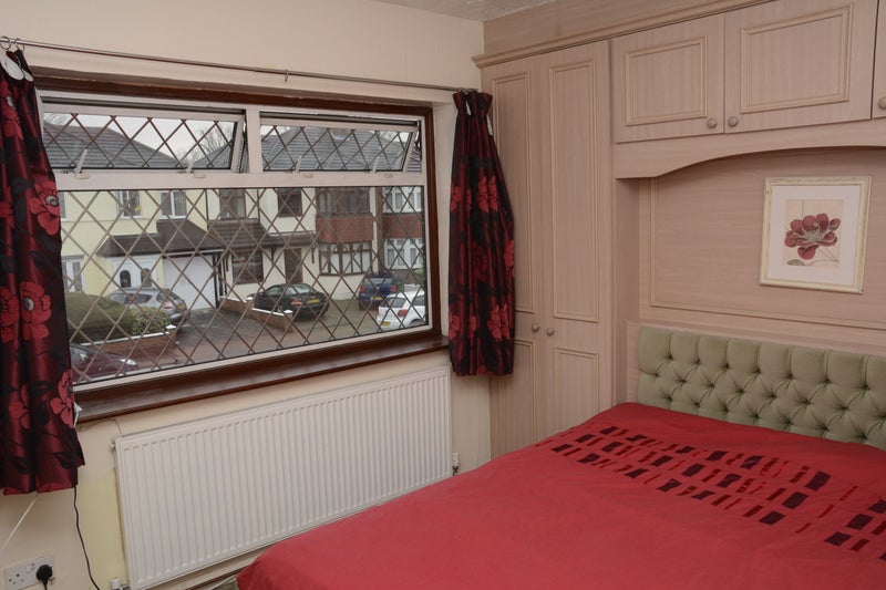 'Room In Hornchurch Close To Roneo Corner Tesco Ex' Room to Rent from