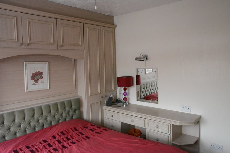 'Room In Hornchurch Close To Roneo Corner Tesco Ex' Room to Rent from