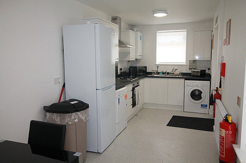 '37 Lacey Street Widnes Single Room With Ensuite' Room to Rent from