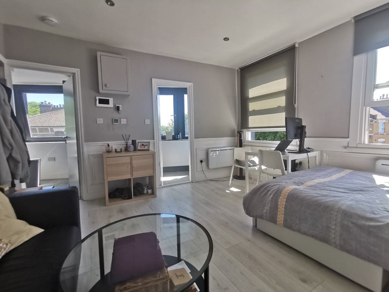'Exquisite Studio Apartment In Stoke Newington' Room to Rent from SpareRoom