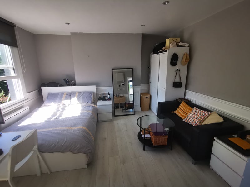 'Exquisite Studio Apartment In Stoke Newington' Room to Rent from SpareRoom