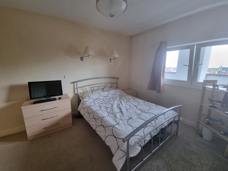 'Spacious double room in flat, Harborne High Street' Room to Rent from