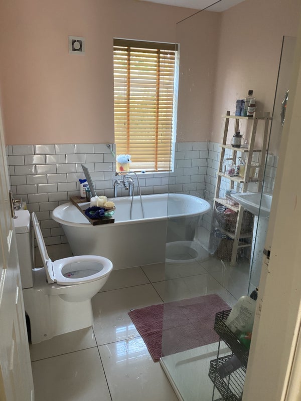 Photo 1: Bathroom