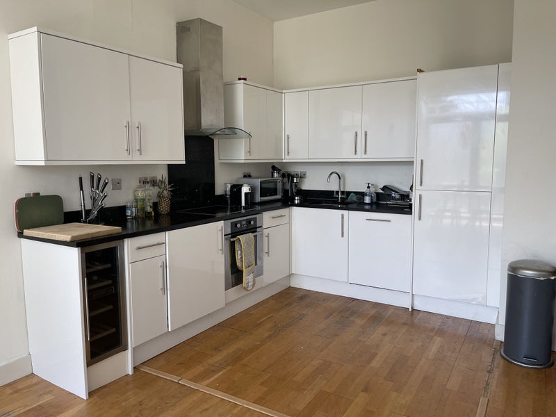 'Queens Park / Kilburn Open Plan Flatshare' Room to Rent from SpareRoom