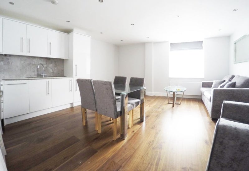 '2 Bed Flat, Wimbledon Park' Room to Rent from SpareRoom