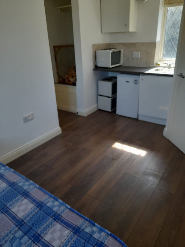 'Self Contained Double Studio Lewisham Dss Room to Rent from