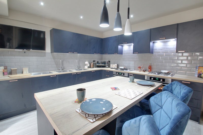 Photo 1: Kitchen