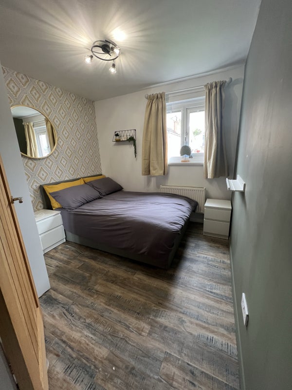 Photo 1: Room (Yours)