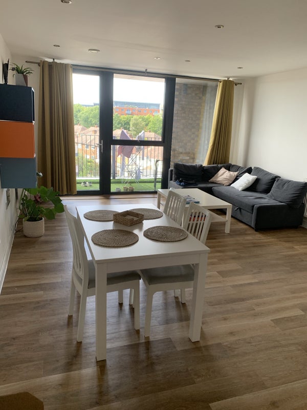 'Double room to rent in Colliers Wood' Room to Rent from SpareRoom