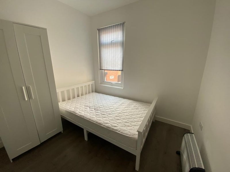 'Studio Available in Southall' Room to Rent from SpareRoom