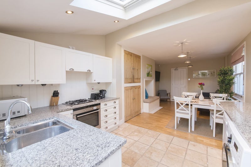 'Lovely Room in the Heart of Abbeville Village ' Room to Rent from