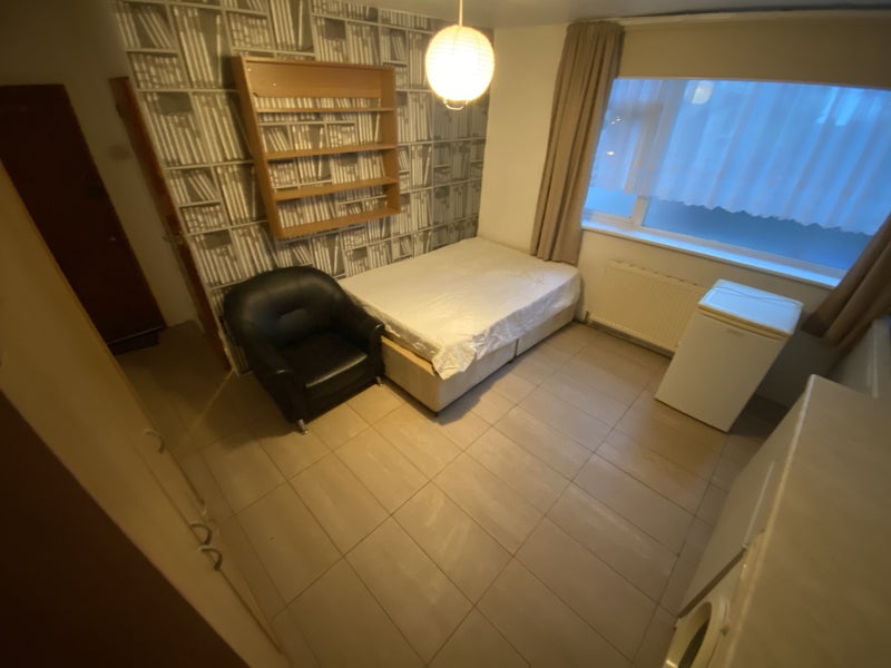'Studio Flat Available in Musuell Hill N10 *.*' Room to Rent from SpareRoom
