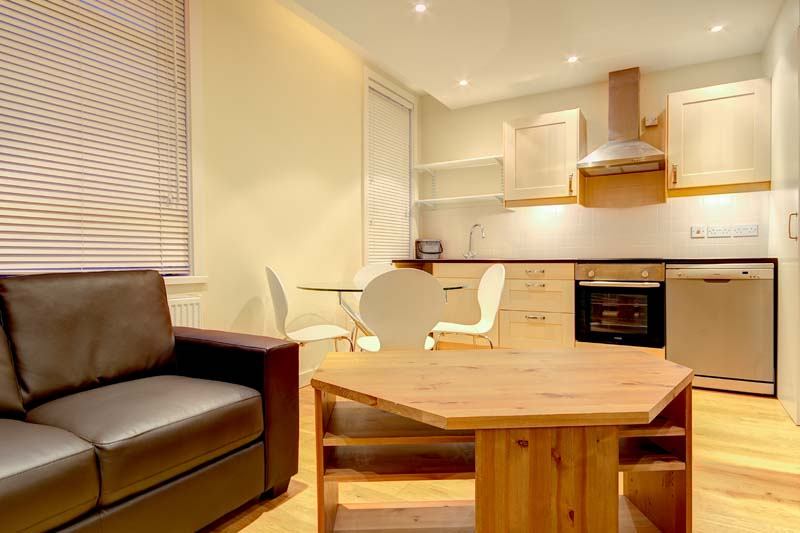 '2 Bed Flat Available in Brixton . SW2' Room to Rent from SpareRoom