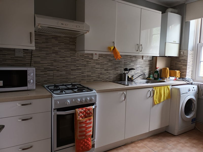 'Double Room in Farringdon ' Room to Rent from SpareRoom