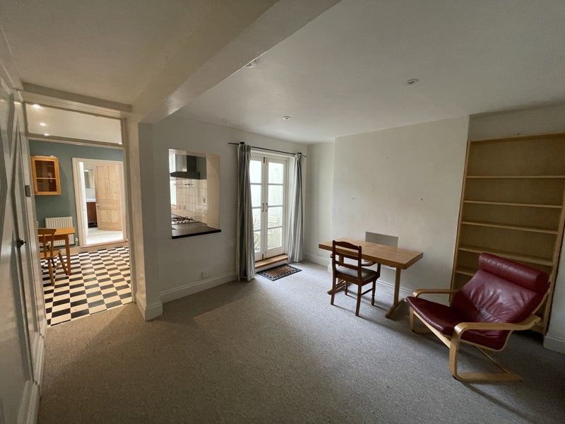 'Bright & Spacious Kemptown Flat' Room to Rent from SpareRoom