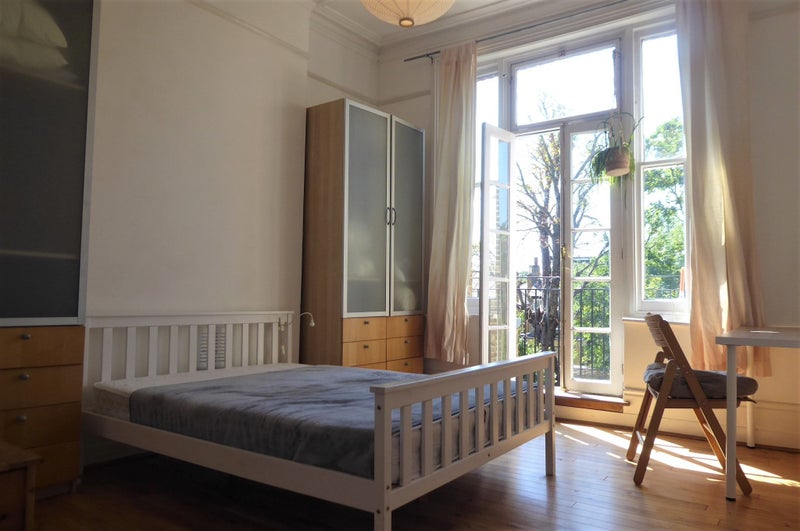 'Tulse Hill SW2 Spacious 1bed. flat 350m station' Room to Rent from