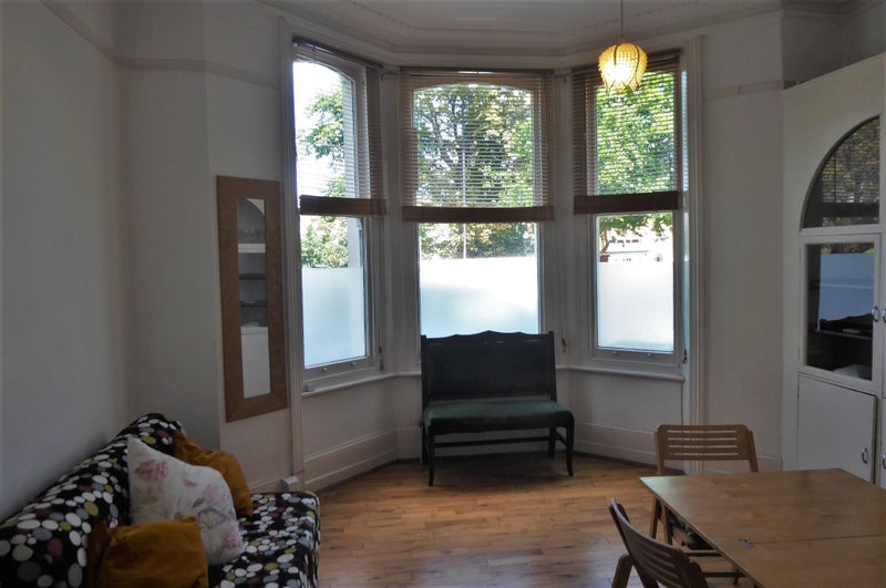 'Tulse Hill SW2 Spacious 1bed. flat 350m station' Room to Rent from