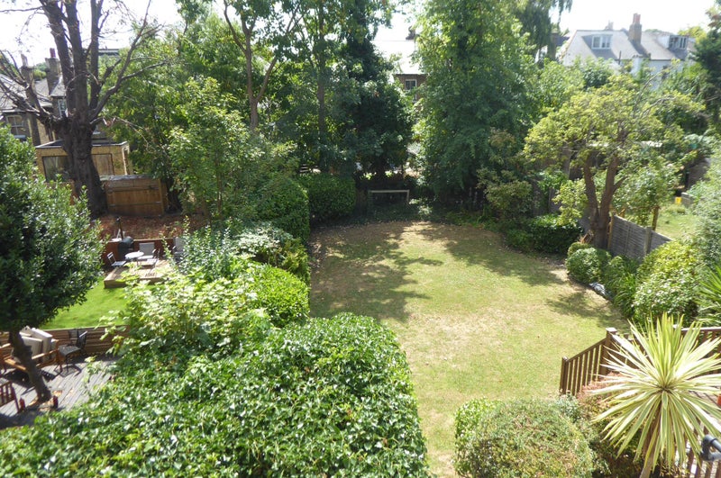 'Tulse Hill SW2 Spacious 1bed. flat 350m station' Room to Rent from