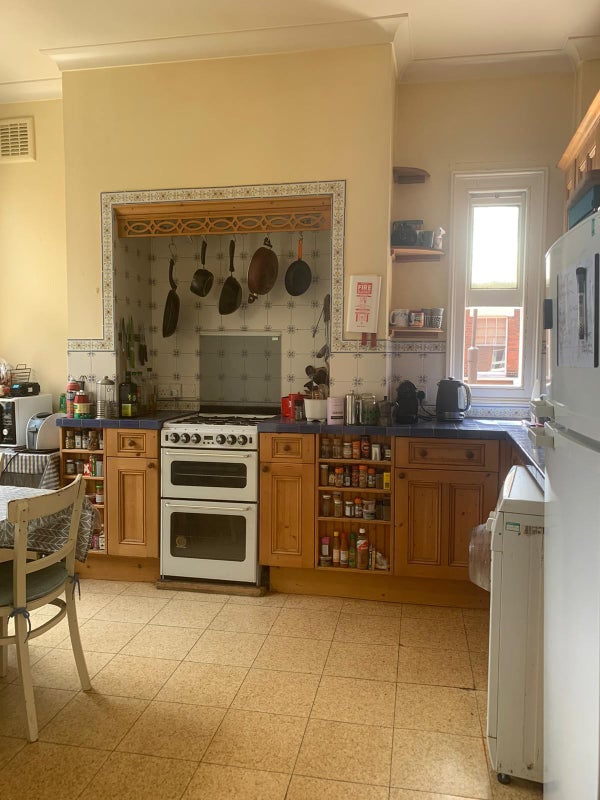 '3 bedroom flat in Fulham/Putney Bridge' Room to Rent from SpareRoom