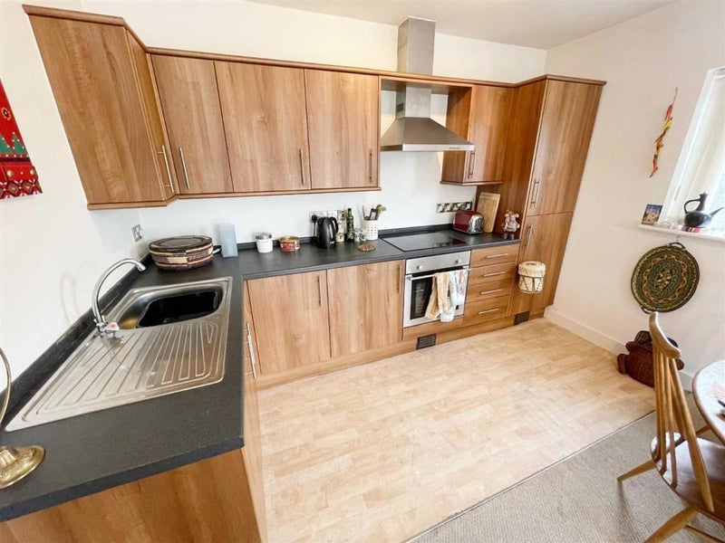 'One Bedroom Flat In West Kensington ' Room to Rent from SpareRoom