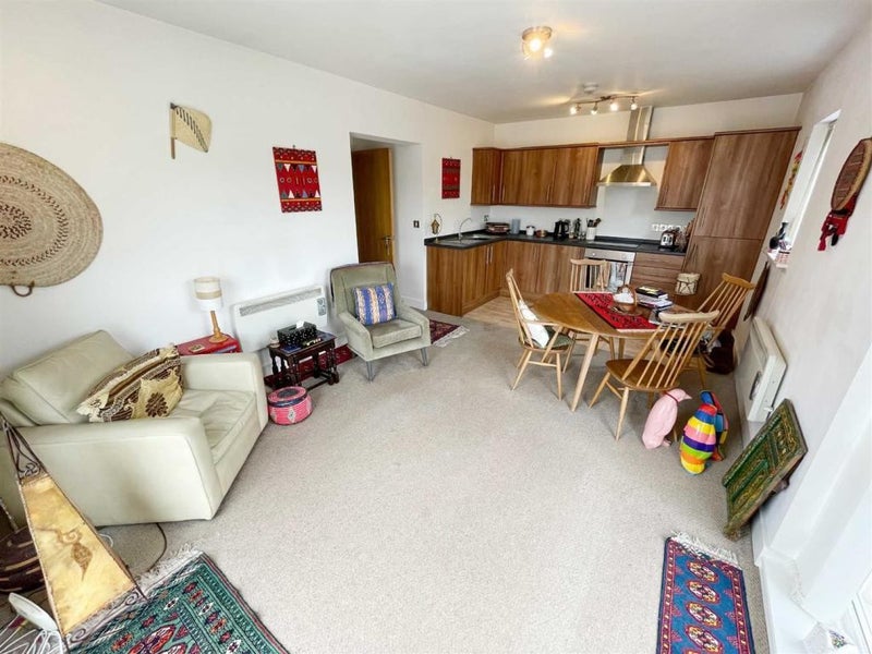 'One Bedroom Flat In West Kensington ' Room to Rent from SpareRoom