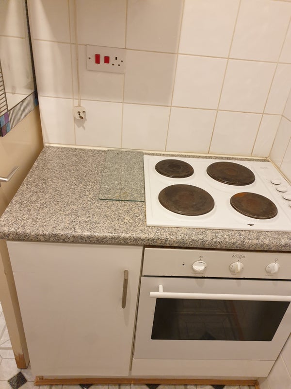 'Studio flat, Hendon Central, Zone 3, Middx Uni' Room to Rent from