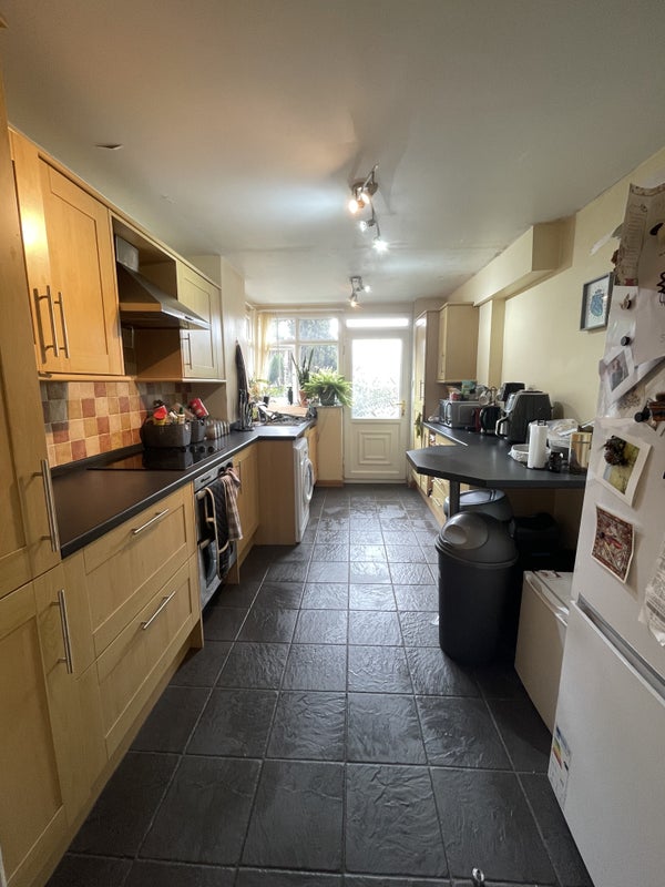 'Double room in Weoley Castle, student only' Room to Rent from SpareRoom