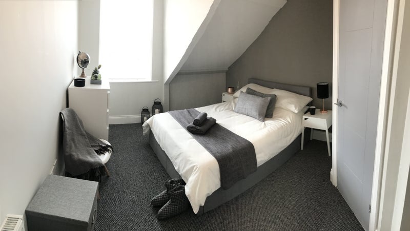 Photo 1: Bedroom 5 (Available)