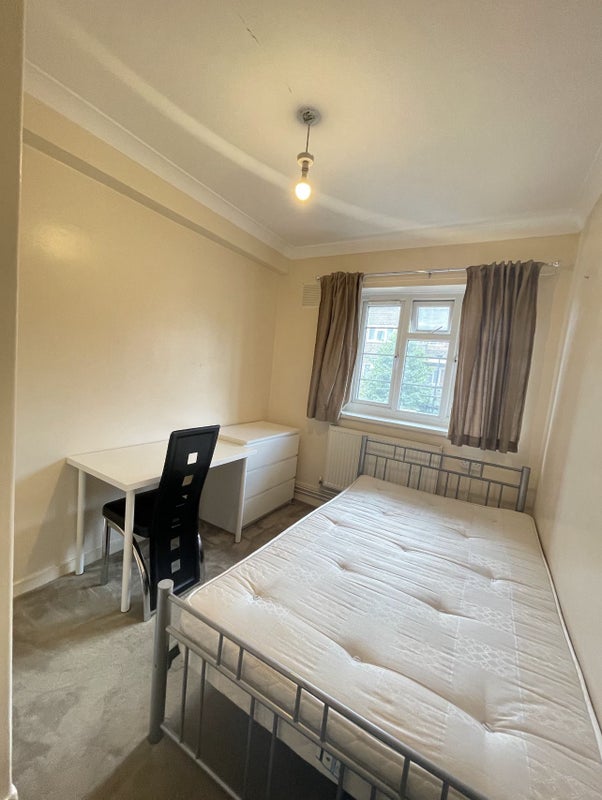 '2 Double Rooms In A Same Flat In Stepney Green ' Room to Rent from
