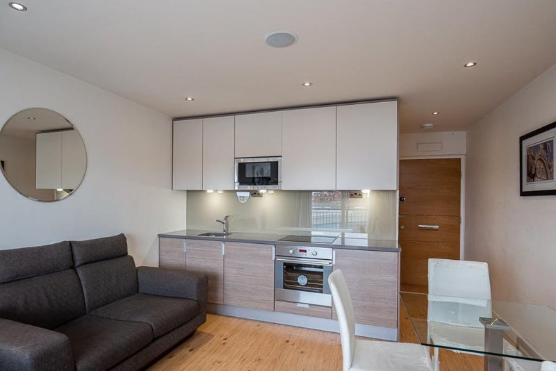 'Studio Flat in Beaufort Park' Room to Rent from SpareRoom