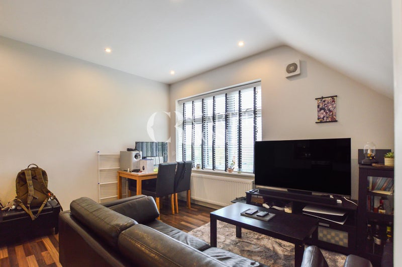 'Fab 1 bed flat close to Streatham Hill Station' Room to Rent from