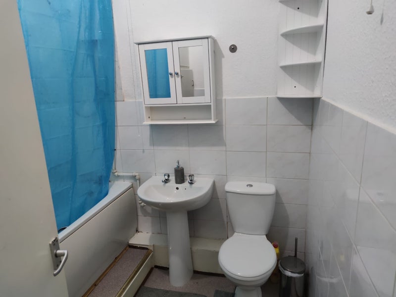 and cozy Single Bedroom city center ' Room to Rent from SpareRoom