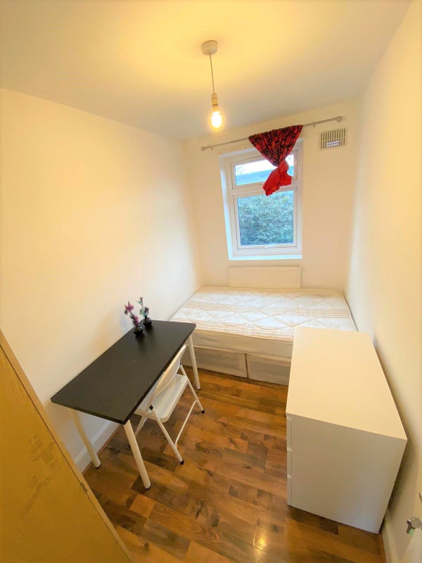 'Single room in Upton Park available on 16th August' Room to Rent from