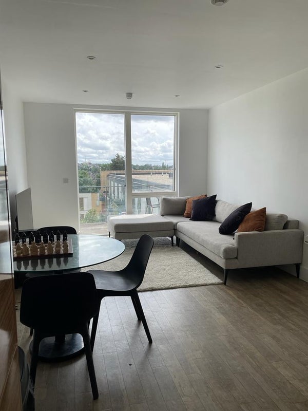 'Double Ensuite in Highams Park!' Room to Rent from SpareRoom