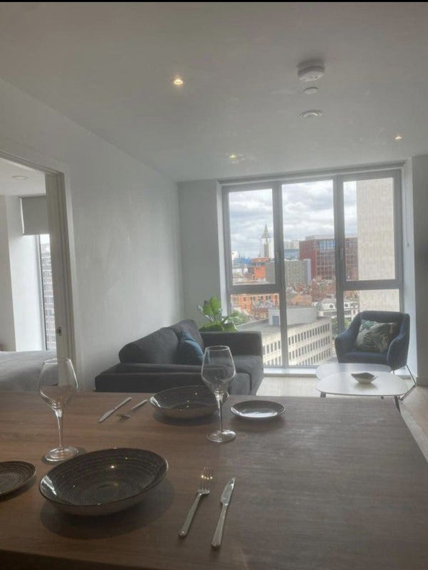 'Stunning double room w/ ensuite in Spinningfields' Room to Rent from