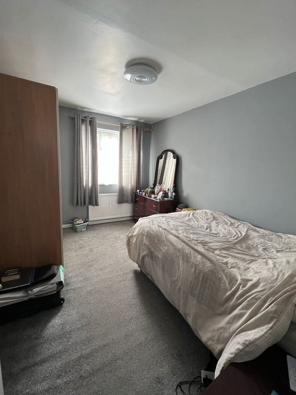 'Amazing Rooms in Dagenham' Room to Rent from SpareRoom