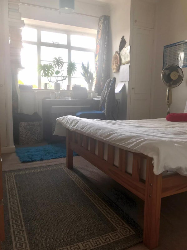 'Double Room In Share Flat By Finchley Road Station' Room to Rent from