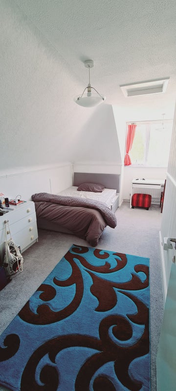 Photo 1: Upstairs Bedroom